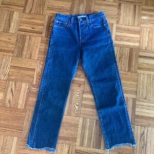 Levi’s wedgie straight frayed hem